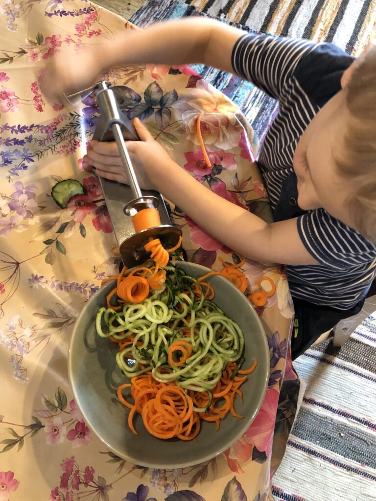 Köögiviljade-spiraallõikur-spagetid