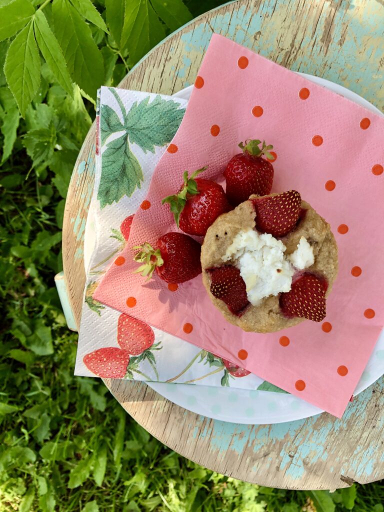 Näputoit_Ricottamuffinid maasikate ja sidruniga